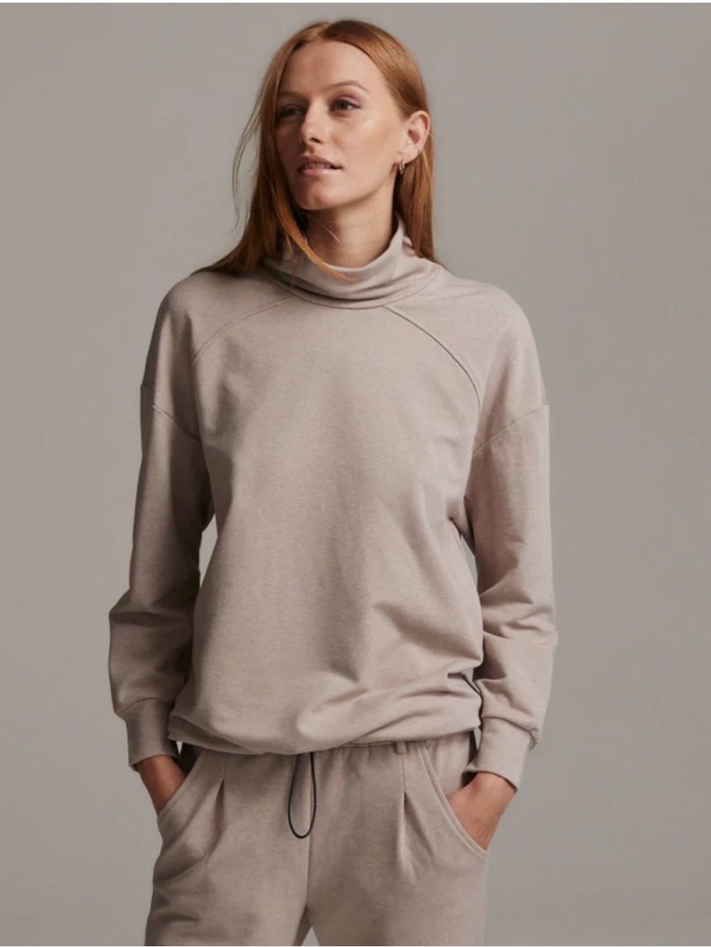 Varley Morrison High Neck Sweatshirt in Sphinx Size Medium